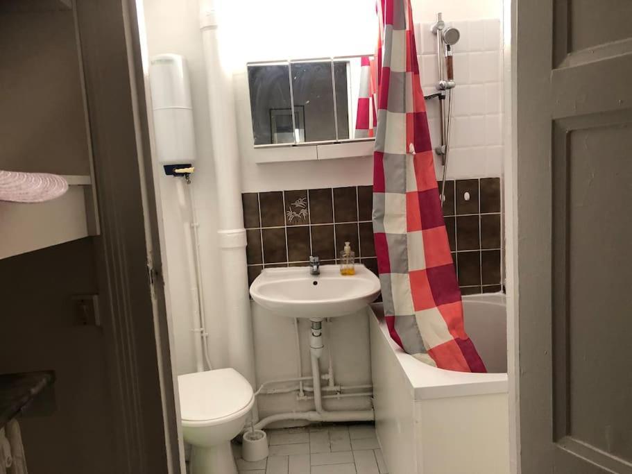 Beau Appartement,Proche De Metro باريس المظهر الخارجي الصورة